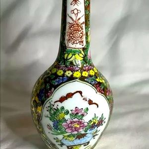 Porcelain Bud Vase Flowers Gold Trim Japan